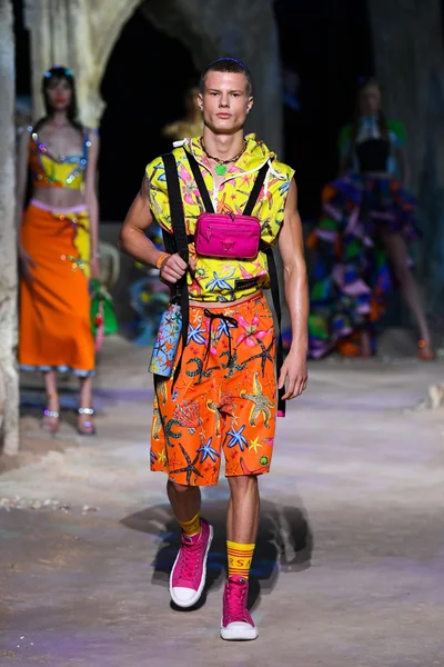 Look 48